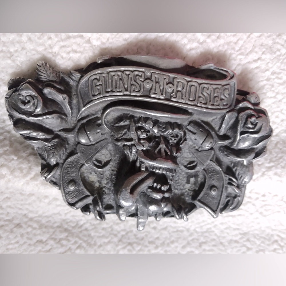 Vintage guns and roses belt buckle